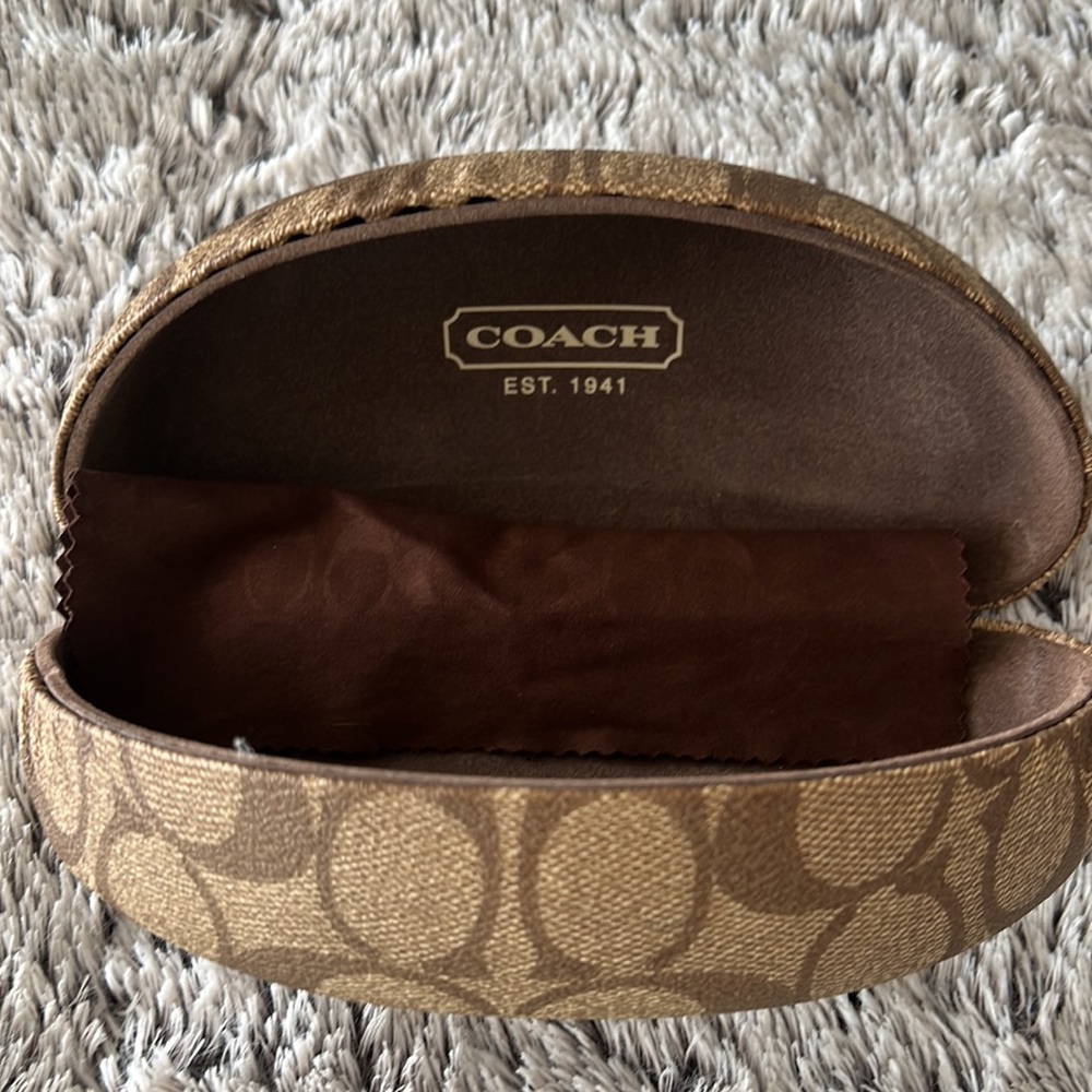 Coach sunnies 😎 - Picture 5 of 5